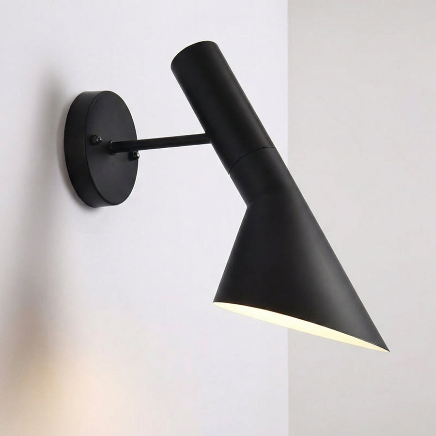 Minimalist Bedside Wall Light – Iron Sconce with Wood Detail