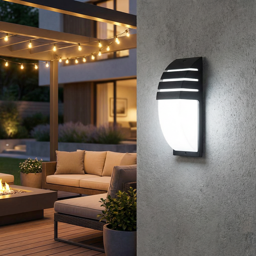 Outdoor LED Wall Light – IP54 Garden & Porch Lamp